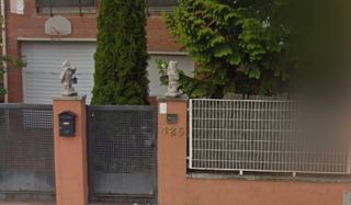 Casa in Catalunya 125. Se vende casa okupada en calle catalunya 125 de la granada barce