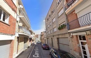 Pis a Sant jordi 9. Se vende piso okupado en santa margarida de montbuí barcelona.
