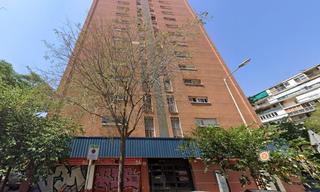 Pis a Ca n'oliva 43. Se vende piso okupado en barcelona barcelona