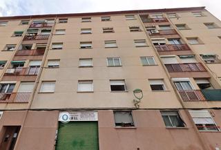 Pis  S jordi. Se vende piso okupado en urbanozación sant jordi de tarragona ta