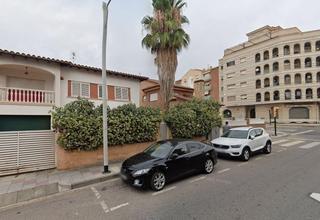 Casa a Baix penedes 13. Se vende casa independiente okupa en el vendrell tarragona