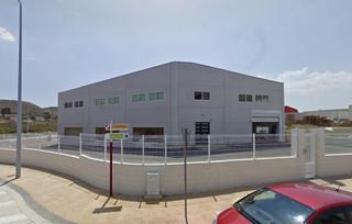 Nau industrial a Modelistas 12. Se vende nave industrial okupada en elda alicante.