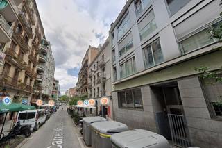 Dúplex a Nou de la rambla 125. Se vende dúplex okupa en barcelona barcelona.