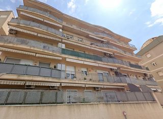Flat in Can parera 30. Se vende piso okupado en avenida can parera nº 3032 montornès de