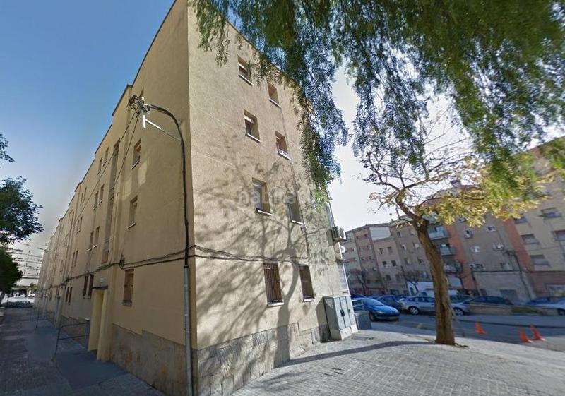 Foto f23ac029-514b-40c4-9448-316860f46cb9. Piso en plaza dels blocs de la florida 18 se vende piso okupado en plaza dels blocs de la florida 18 en l hospitalet de llobregat barcelona. en Hospitalet de Llobregat (L´)