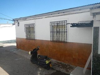 Casa a schiera in Encina 19. Se vende casa adosada okupa en badajoz badajoz.