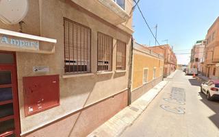 Appartement  Cantareros. Se vende piso okupa en calle cantareros 109 de almería almería.