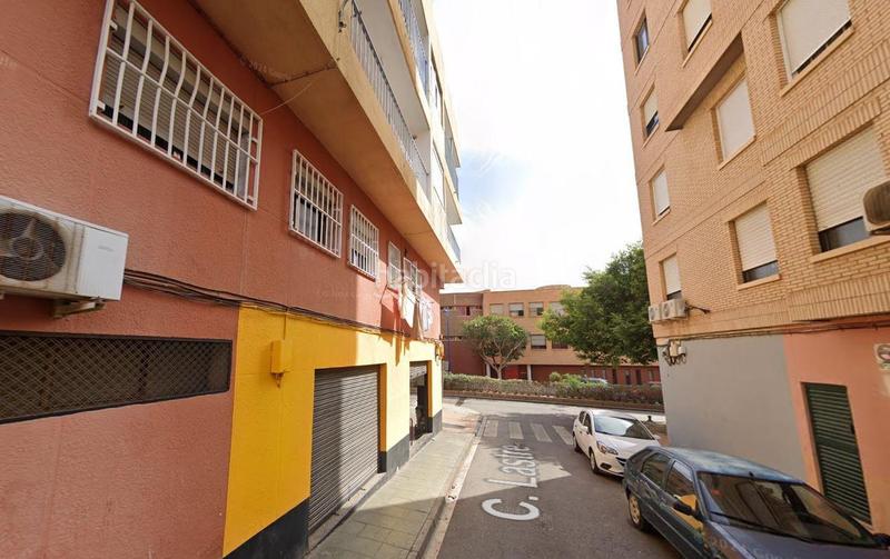 Foto f53acdbd-05ae-45a5-8736-6d8da3917629. Pis amb aparcament a La Chanca - Pescadería Almería