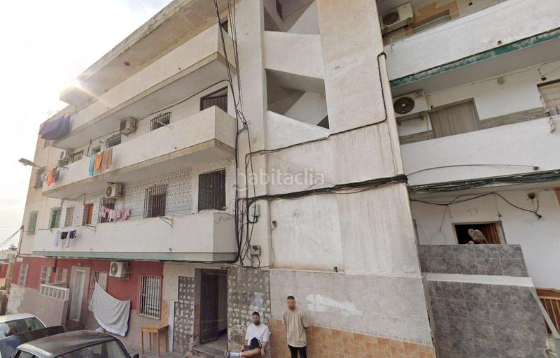 Foto 58bf98b6-ca21-442b-b368-b022e2e40c5d. Piso se vende piso okupa . en La Chanca - Pescadería Almería