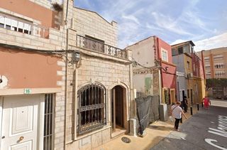 Casa a Mariposa 14. Se vende casa okupada en calle mariposa 14 almería, almería.