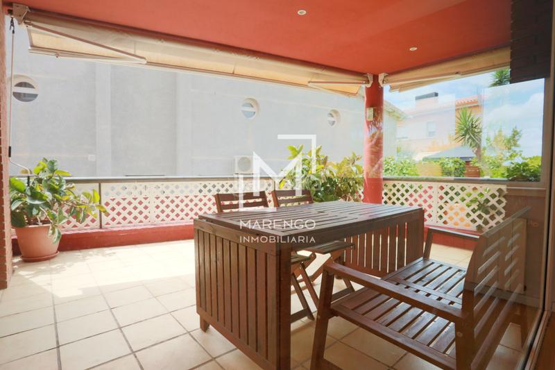 Foto 12ef0c0d-617b-45af-97a2-a152adee64e0. Chalet luminoso chalet con piscina a metros de la playa en Cubelles