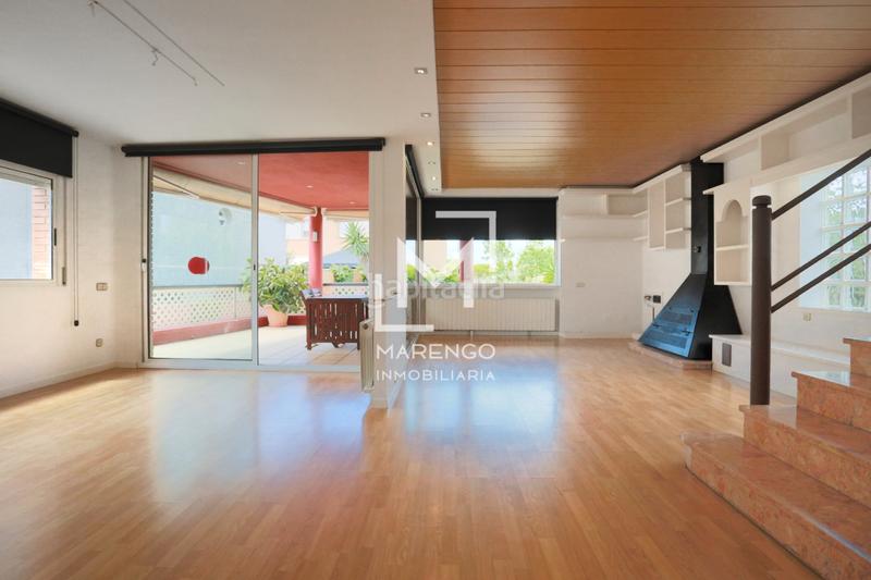 Foto 1ee0b633-85a3-4e56-a602-dbef7acf734a. Chalet luminoso chalet con piscina a metros de la playa en Cubelles