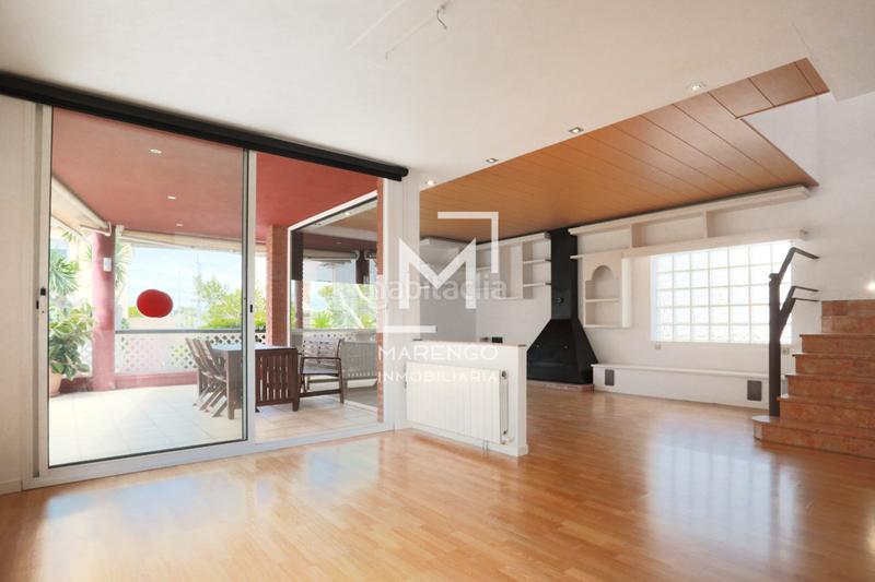 Foto 549a0a0c-8606-4119-94f6-a31764d01b91. Chalet luminoso chalet con piscina a metros de la playa en Cubelles