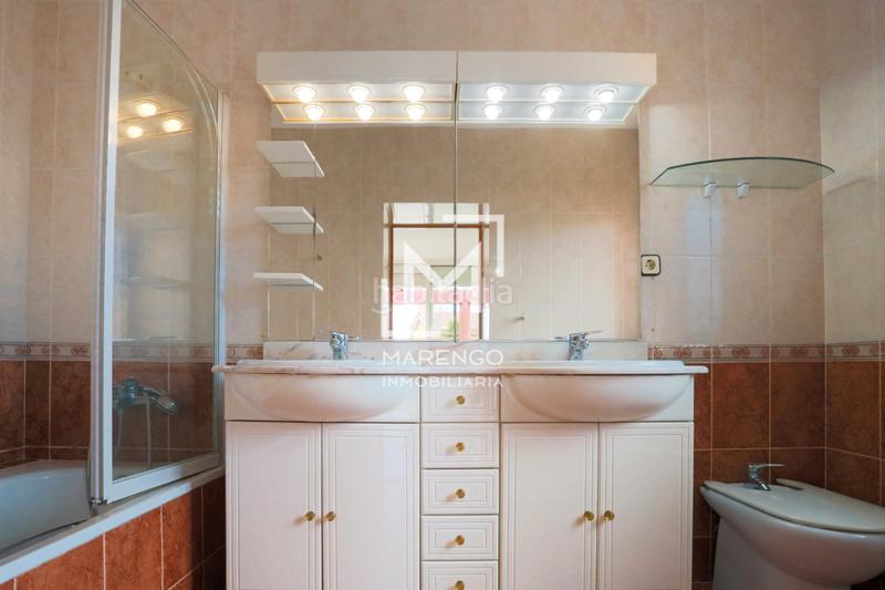Foto ab64a4d8-817c-41e3-9fe0-8d8e1313a23d. Chalet luminoso chalet con piscina a metros de la playa en Cubelles