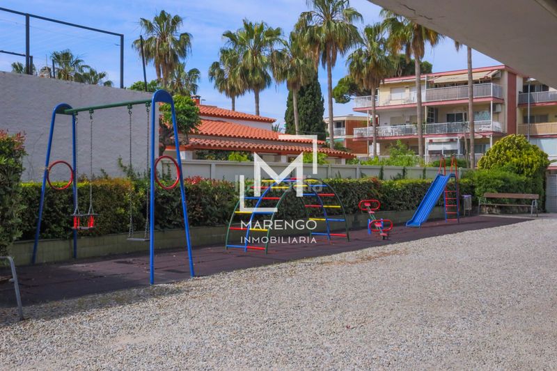 Foto 01ff0e1d-7875-4fd4-9527-26c300fe9f1c. Pis amb calefacció aparcament piscina a Lluminetes Castelldefels