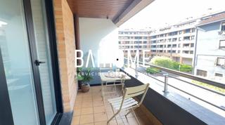 Pis  Berra behea kalea. Piso exterior con terraza y garaje en berra behea  luz, amplitud