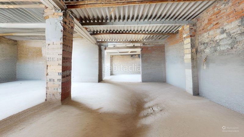 Foto 5b856ff1-833d-49ca-8d03-647e1d6ca851. Aparcament cotxe a Sax