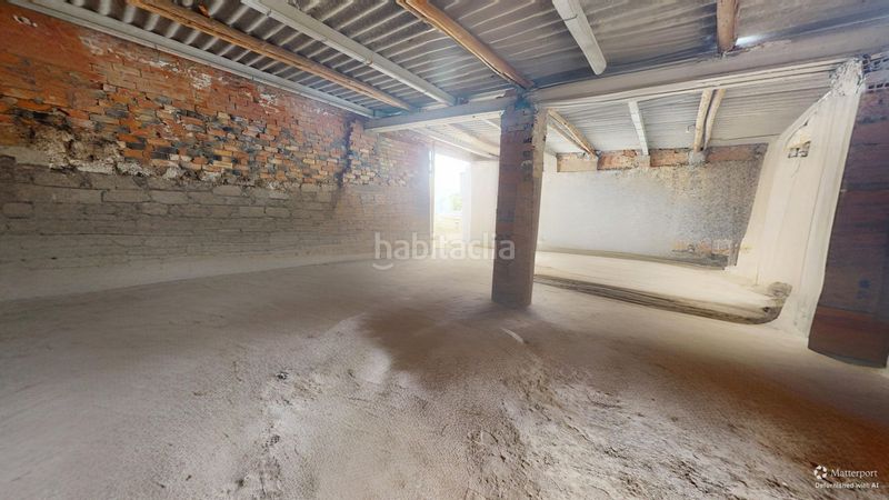 Foto 8266ba25-0895-4460-b1e1-f9d0d52f8f4d. Aparcament cotxe a Sax