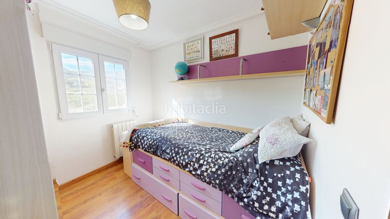 Foto 2ac83d21-0c79-4236-beba-df077019b559. Pis a Zona Nord Alcoi