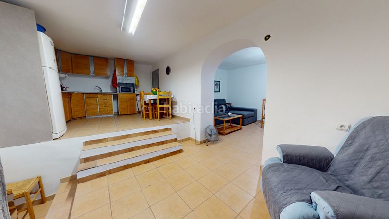Foto 11096d34-c45e-4c10-8bde-41b0ea9363af. Casa adossada a Sax