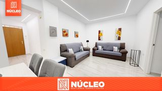Casa adossada  Calle de colón. Amplia vivienda semireformada con dos accesos en sax