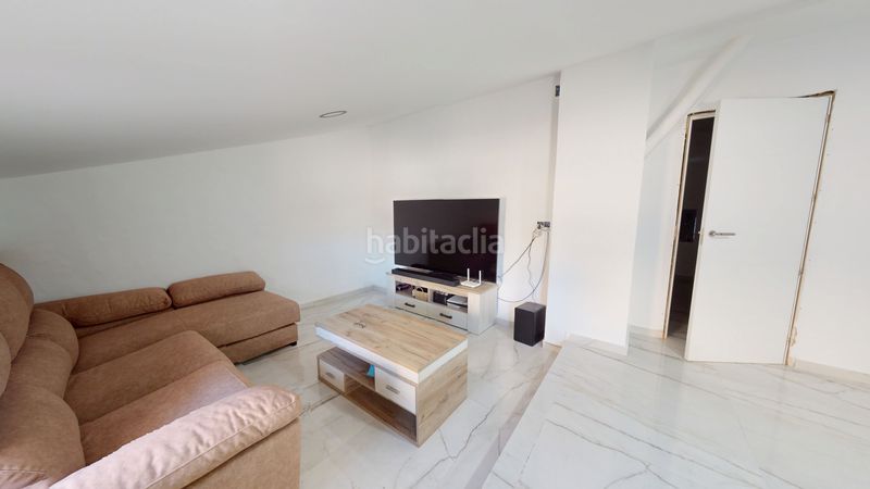Foto eb049e46-de65-4513-b06b-1e0352edfad1. Casa adossada a Sax