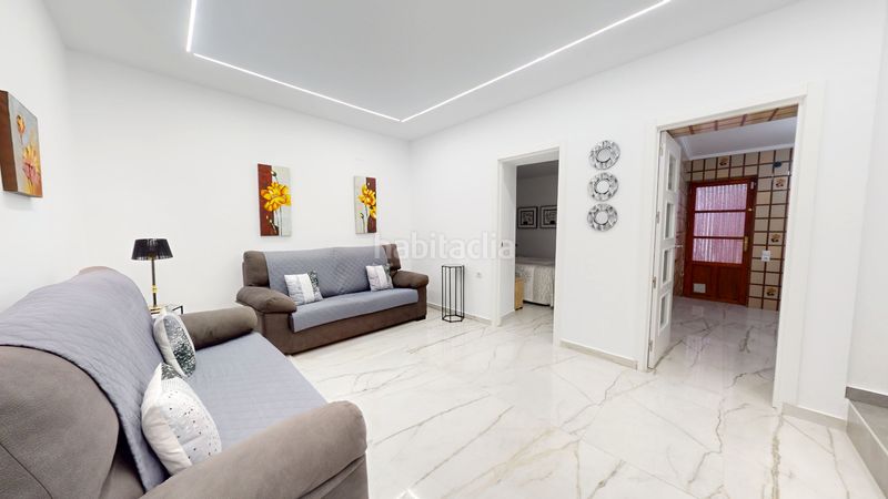 Foto f5236d52-8b4a-4e90-9c6a-5639f095e213. Casa adossada a Sax