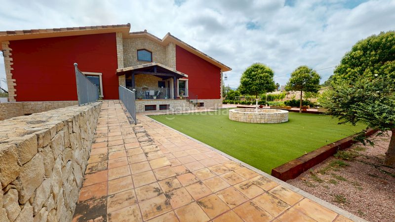 Foto ac857397-8882-4947-a7a8-ba8bd808d065. Xalet amb xemeneia calefacció aparcament piscina a Monòver