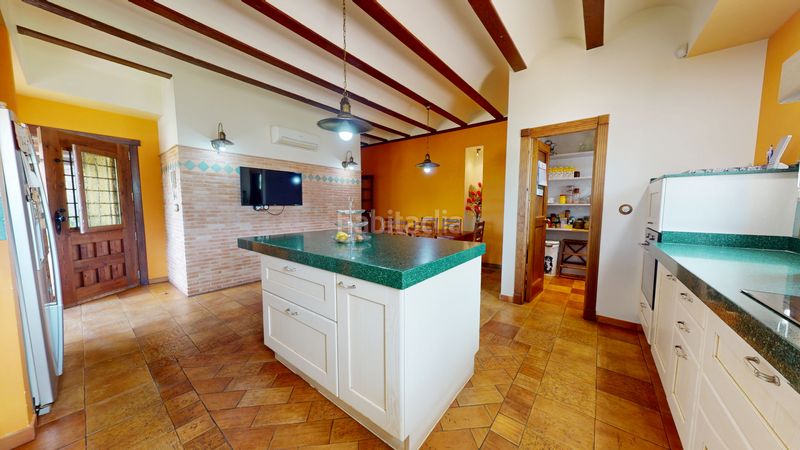 Foto c613b92b-a8c3-461b-9497-6e63ba7bf087. Xalet amb xemeneia calefacció aparcament piscina a Monòver