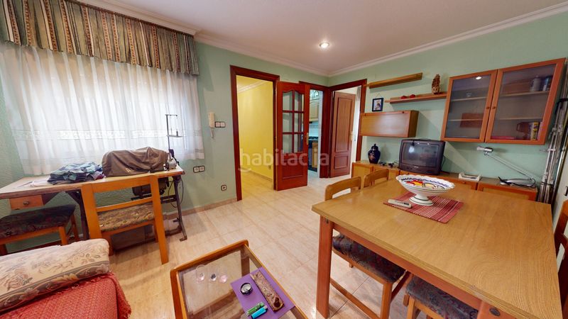 Foto 387e9868-fc03-47b4-a7a9-09b9f449d116. Casa adossada amb xemeneia a Plaza Castelar - Mercado Central Elda