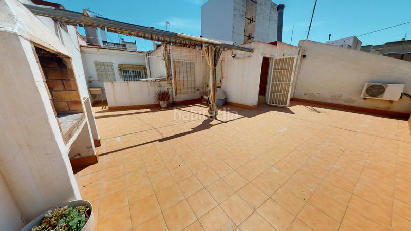 Foto 50107882-5612-412a-99c1-f4b6e1460abc. Casa adossada amb xemeneia a Plaza Castelar - Mercado Central Elda