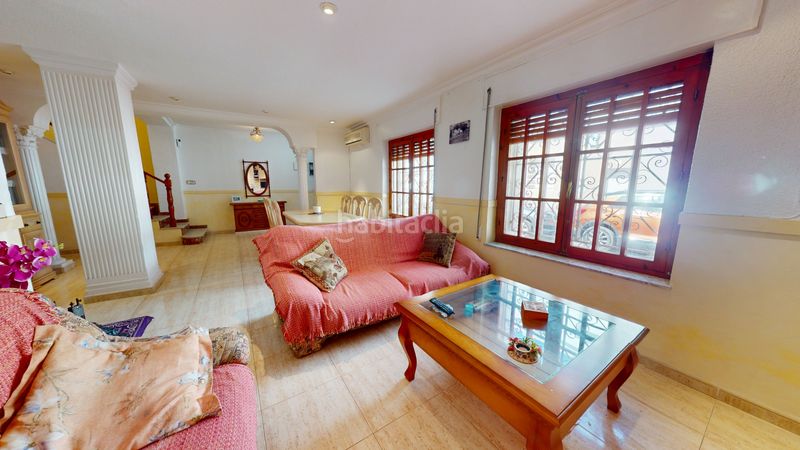 Foto 52951c89-1e36-481f-87be-e981c8a694ff. Casa adossada amb xemeneia a Plaza Castelar - Mercado Central Elda