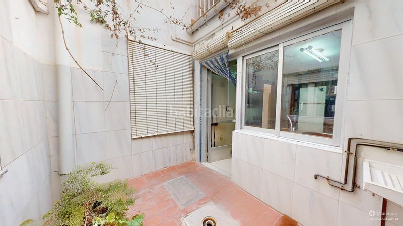 Foto 62768d9c-82a3-49d2-8735-0d2ba9ca4329. Casa adossada amb xemeneia a Plaza Castelar - Mercado Central Elda