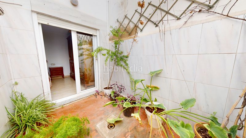 Foto 6bcb8bb0-48c4-46e5-9482-a47087566252. Casa adossada amb xemeneia a Plaza Castelar - Mercado Central Elda