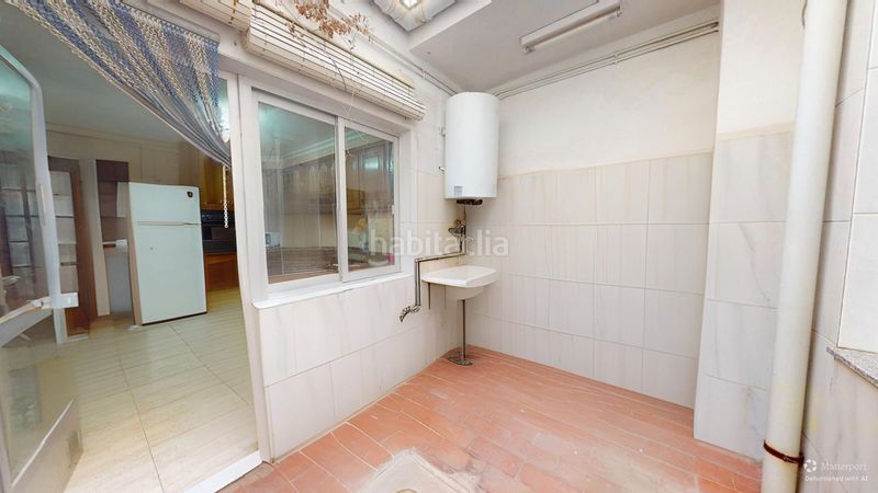 Foto 809823bb-7851-4dd4-938a-9900a1dec2b4. Casa adossada amb xemeneia a Plaza Castelar - Mercado Central Elda
