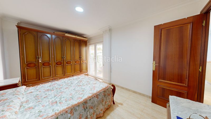 Foto 875cf2c2-48ab-42c5-939e-18412b93f4dd. Casa adossada amb xemeneia a Plaza Castelar - Mercado Central Elda