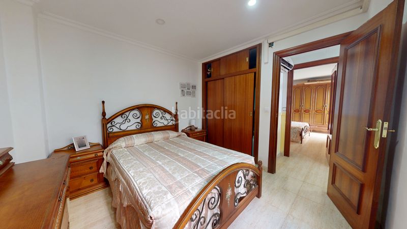 Foto 8f224dd5-3643-476c-b7c9-71cc3ea89a61. Casa adossada amb xemeneia a Plaza Castelar - Mercado Central Elda