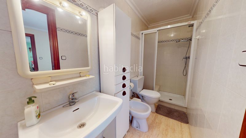 Foto e73a252d-5356-43eb-9f80-a194696f48b2. Casa adossada amb xemeneia a Plaza Castelar - Mercado Central Elda