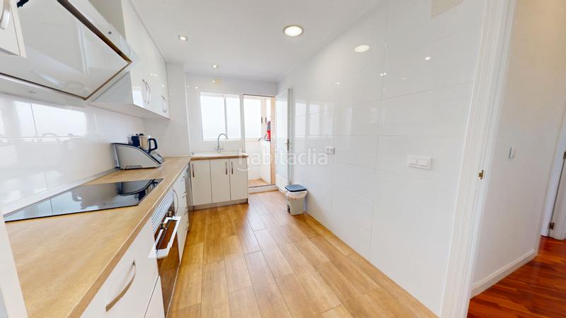 Foto adf579f9-e12a-4e1a-b5fd-7255850e3f7d. Appartamento in Las Trescientas-San Francisco-Ciudad Vergel Elda