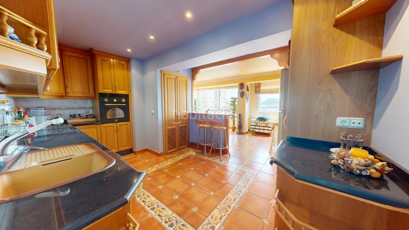 Foto 1003bee3-c59a-4aeb-b7a9-5251a73af9cb. Penthouse with fireplace parking in Plaza de Toros-Avenida Chapí-Trinquete Elda