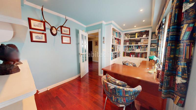 Foto bd44f75f-c617-48c3-ad2c-8ff6541a1e66. Penthouse with fireplace parking in Plaza de Toros-Avenida Chapí-Trinquete Elda