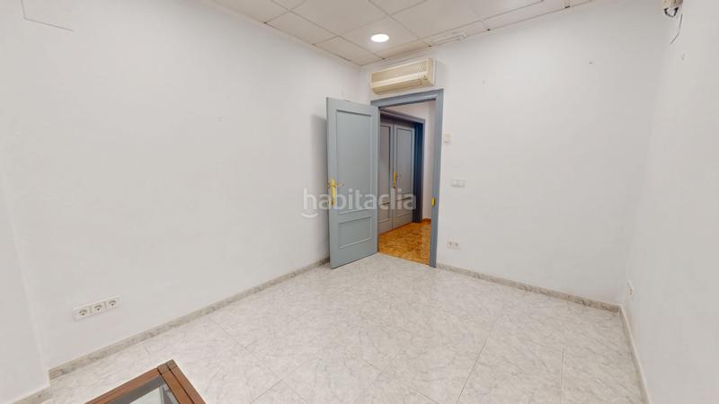 Foto ddcca8d5-281a-401d-98b3-b01315c575cc. Business premise with heating in Eixample Alcoi