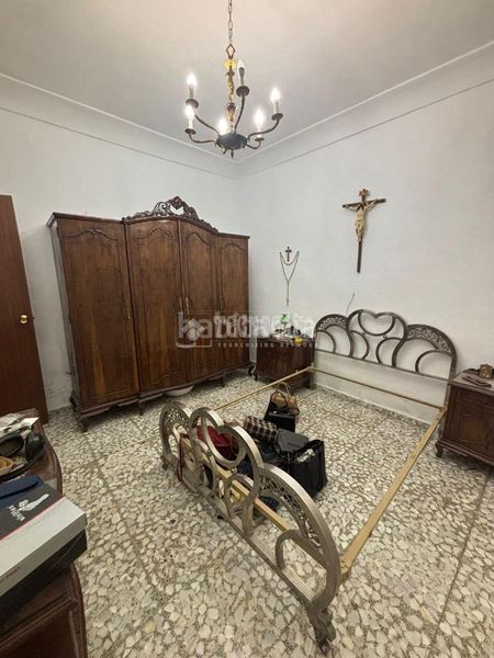 Foto 7bc1aa3b-34b0-45f4-92f2-341d56b760bf. Casa aparellada a Centro Puertollano