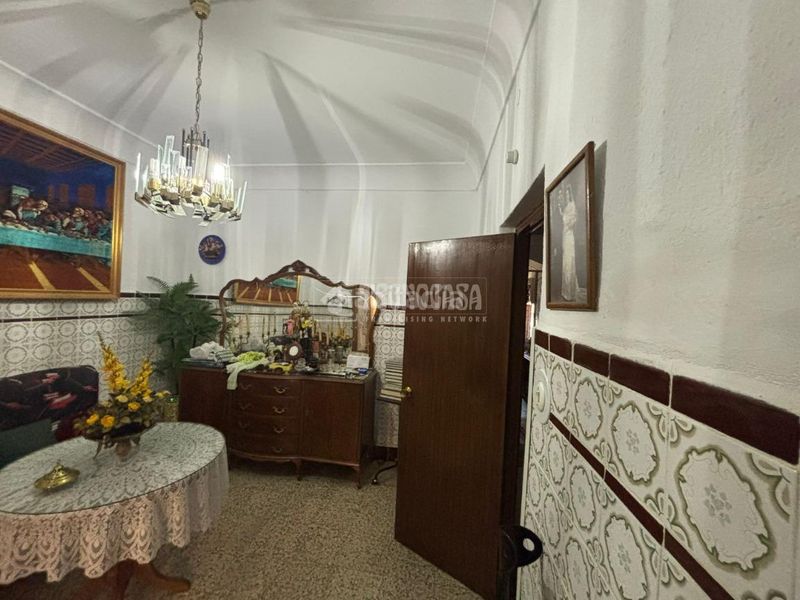 Foto 89142798-5558-4455-ad90-bc7ce4d67205. Casa aparellada a Centro Puertollano