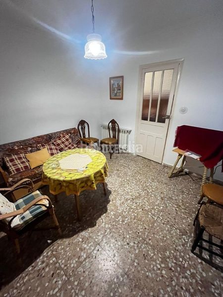 Foto cc38360c-1911-4873-a193-5366bda3f120. Casa aparellada amb calefacció a Centro Puertollano