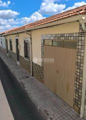 Doppelhaus in El Poblado - Abulagar. Casa en venta en puertollano