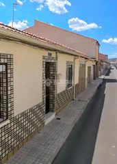 Doppelhaus in El Poblado - Abulagar. Casa en venta en puertollano