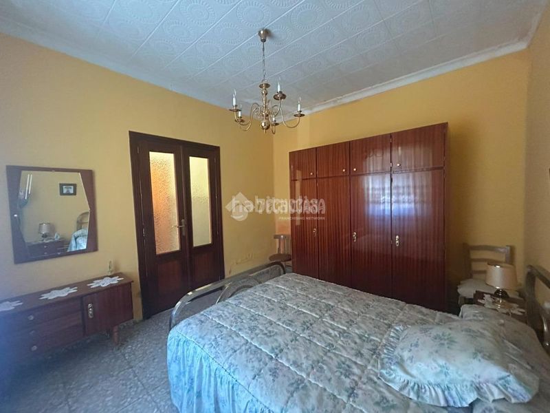 Foto 264183ea-4e8a-42e5-b3d2-4e2b03656d75. Casa aparellada a Carretera de Córdoba - Libertad Puertollano