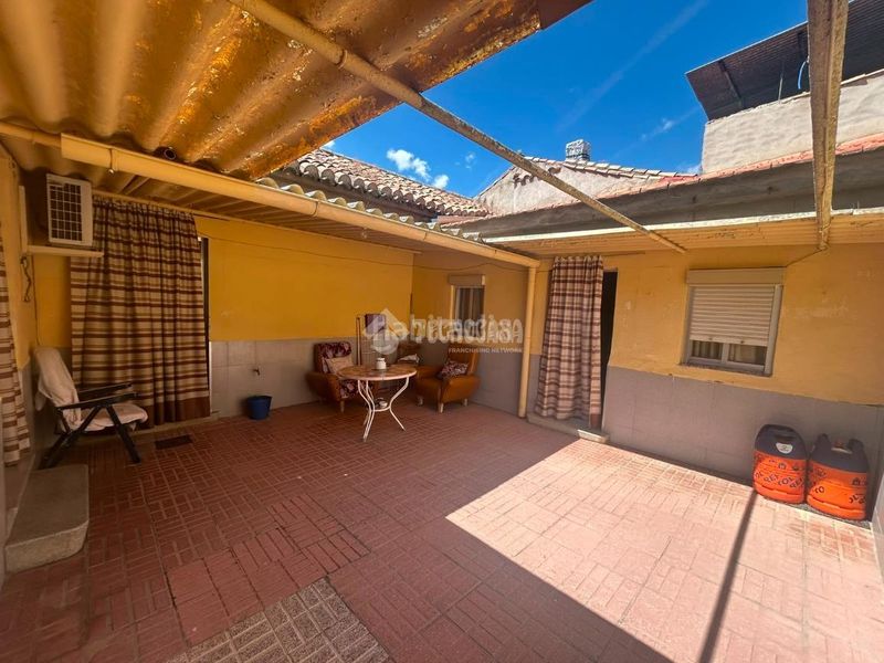 Foto 4e23148f-2392-4aef-b39f-15361339225e. Casa aparellada a Carretera de Córdoba - Libertad Puertollano