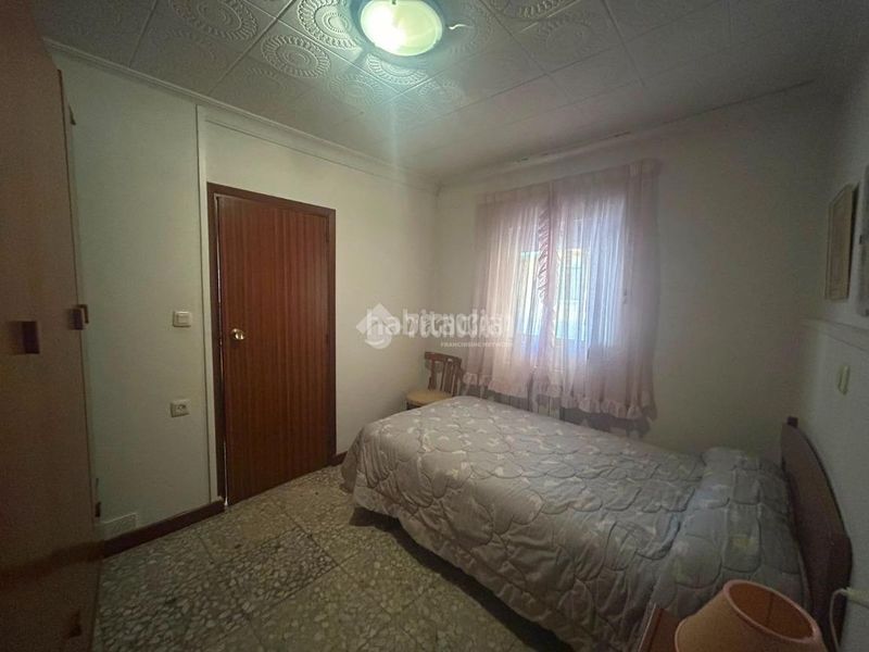Foto e256b765-2ef2-452a-b8aa-6565febddec2. Casa aparellada a Carretera de Córdoba - Libertad Puertollano